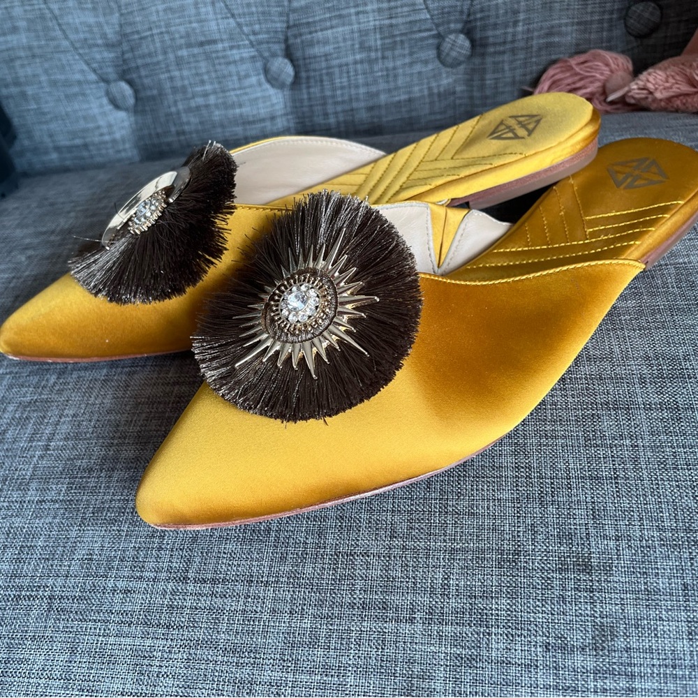 Antonio Melani mules NWOT